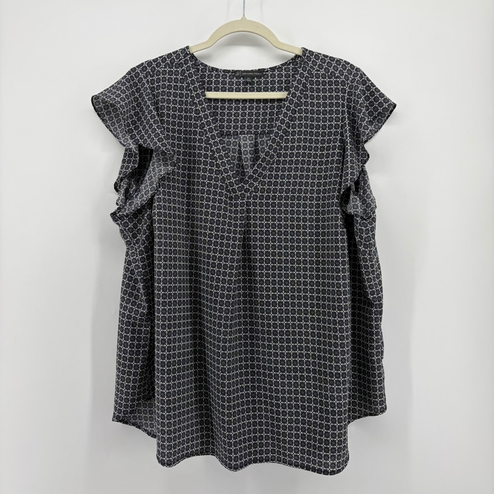 Adrianna Papell Womens 2X Black White Geometric Ruffle Sleeve V-Neck Blouse
